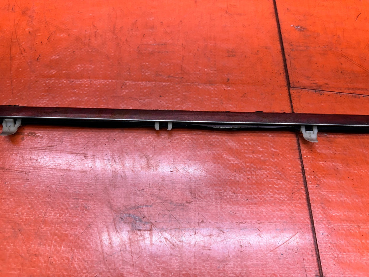 1994-2001 ACURA INTEGRA 2D PASSENGER RIGHT DOOR GLASS OUTER TRIM MOLD OEM #3496
