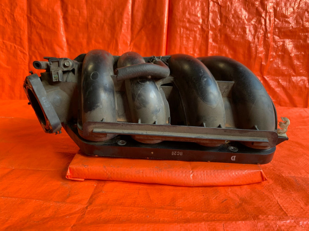 2009 09 ACURA TSX   K24Z3 UPPER INTAKE MANIFOLD   BLACK PLASTIC TOP PORTION1