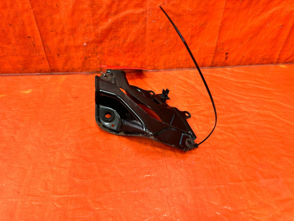09 14 ACURA TSX   LEFT AND RIGHT RADIATOR SUPPORT BRACKETS   LH RH OEM #3051