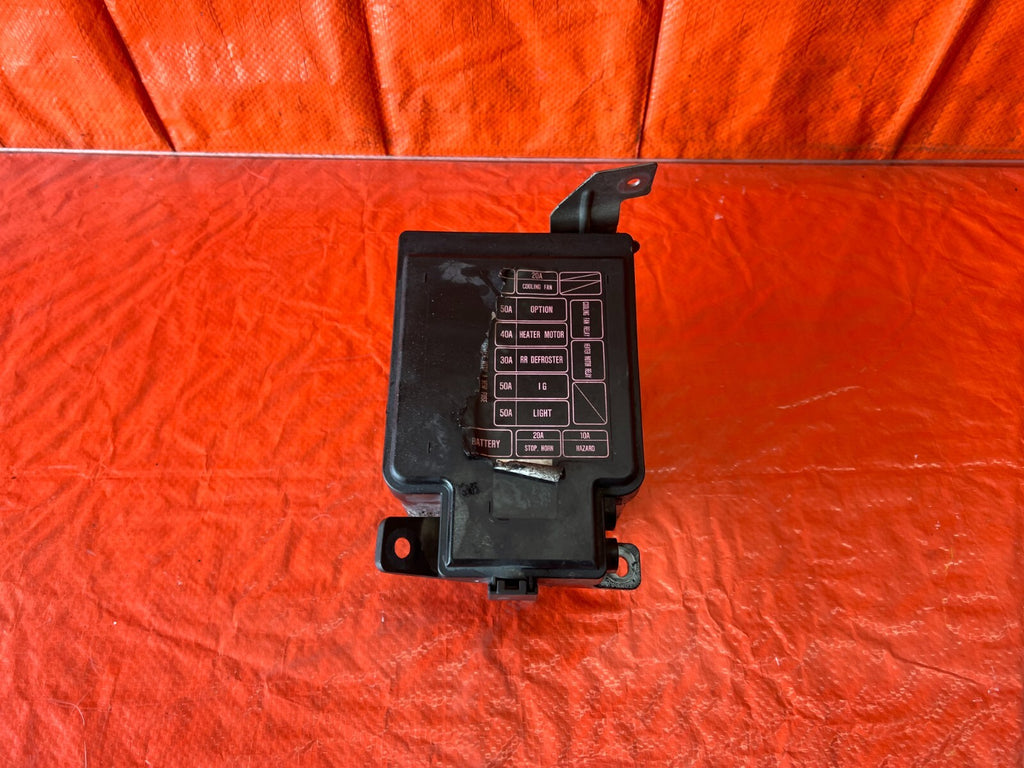 94 97 ACURA INTEGRA   EXTERIOR ENGINE BAY FUSE BOX PANEL   OEM FACTORY OE #1590