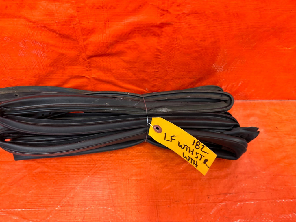15 21 SUBARU WRX & STI   DRIVER LEFT FRONT   DOOR WEATHER STRIP   OEM 1826