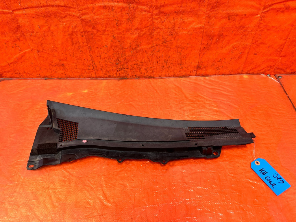 08 15 INFINITI G37 & Q60    2D COUPE   PASSENGER RIGHT WIPER COWL TRIM OEM #3290