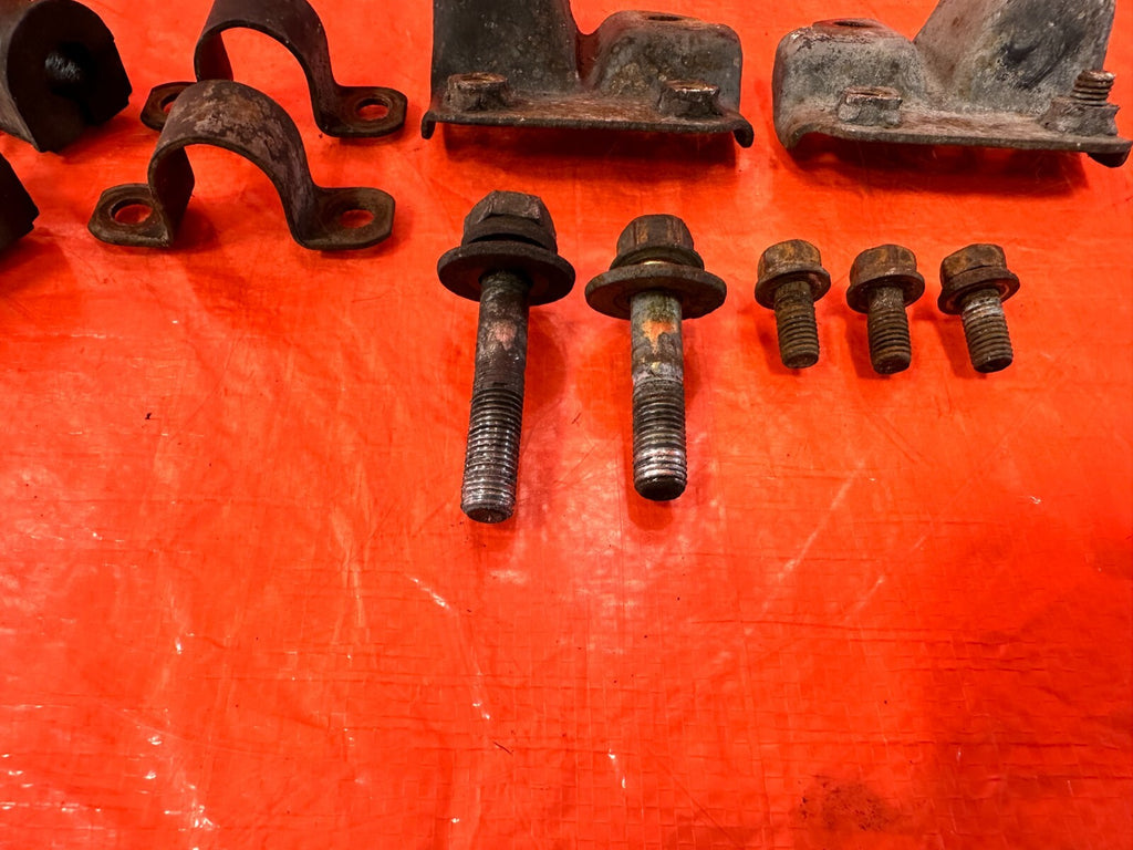 94 01 ACURA INTEGRA   REAR SWAY BAR BUSHINGS AND BRACKETS LEFT & RIGHT OEM #2815