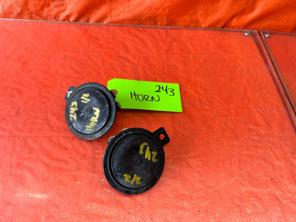 88 89 HONDA CRX DX SI   HORN SET / HIGH AND LOW NOTE HORNS   OEM FACTORY #2430
