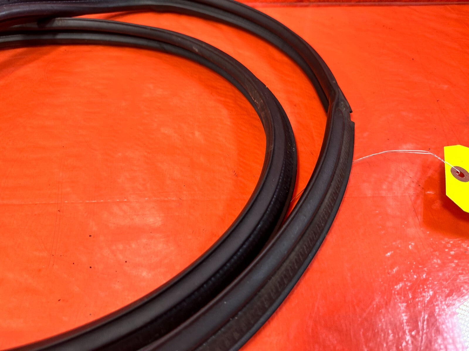 13 16 SCION FRS   RIGHT DOOR TO CHASSIS WEATHER STRIP OPENING   OEM #2931