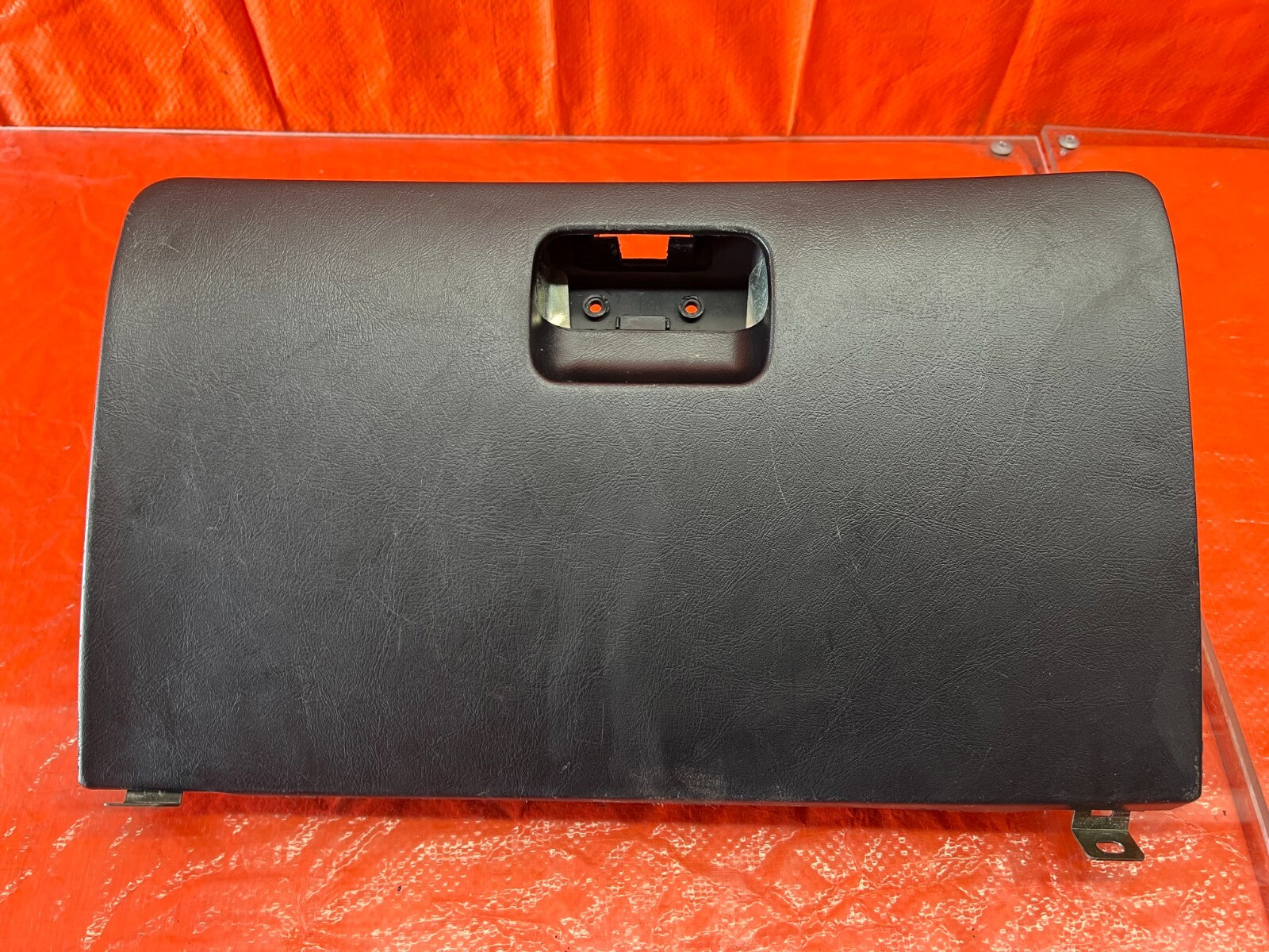 94 01 ACURA INTEGRA 2 & 4 DOOR   GLOVE BOX   BLACK   NO LOCK PRESENT   OEM #1194