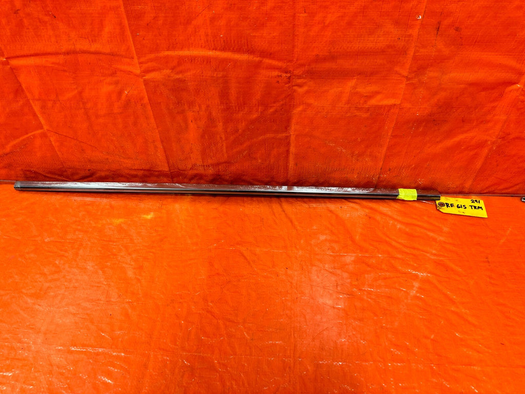 04 08 ACURA TSX   PASSENGER RIGHT FRONT EXTERIOR GLASS TRIM   OEM FACTORY #2910