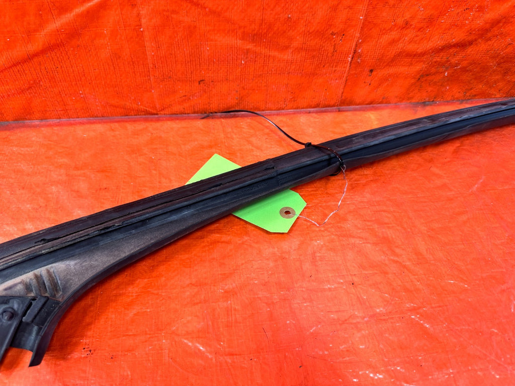 10 16 HYUNDAI GENESIS COUPE   RIGHT DOOR UPPER WEATHER STRIP SEAL OEM #2998