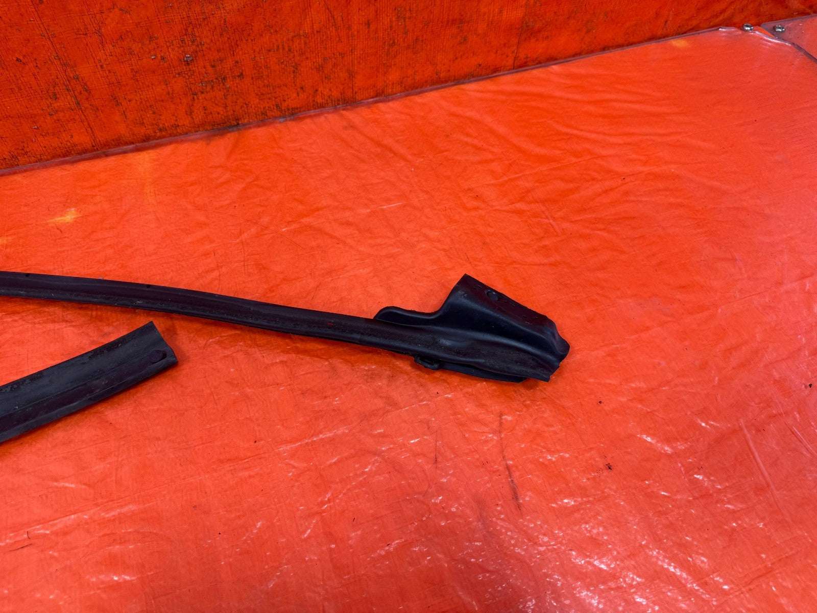 08 15 INFINITI G37 & Q60 2D COUPE RIGHT DOOR MOUNTED WEATHER STRIP OEM 3281