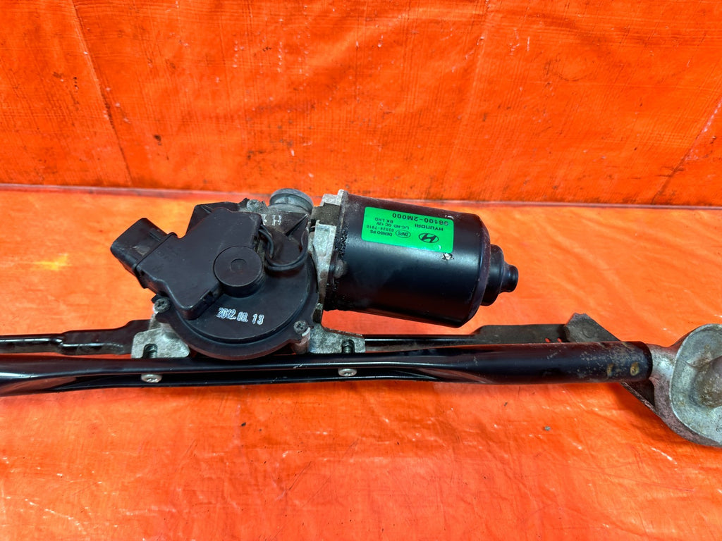 10 16 HYUNDAI GENESIS COUPE WINDSHIELD WIPER MOTOR W/ LINKAGE COMPLETE OEM 2992