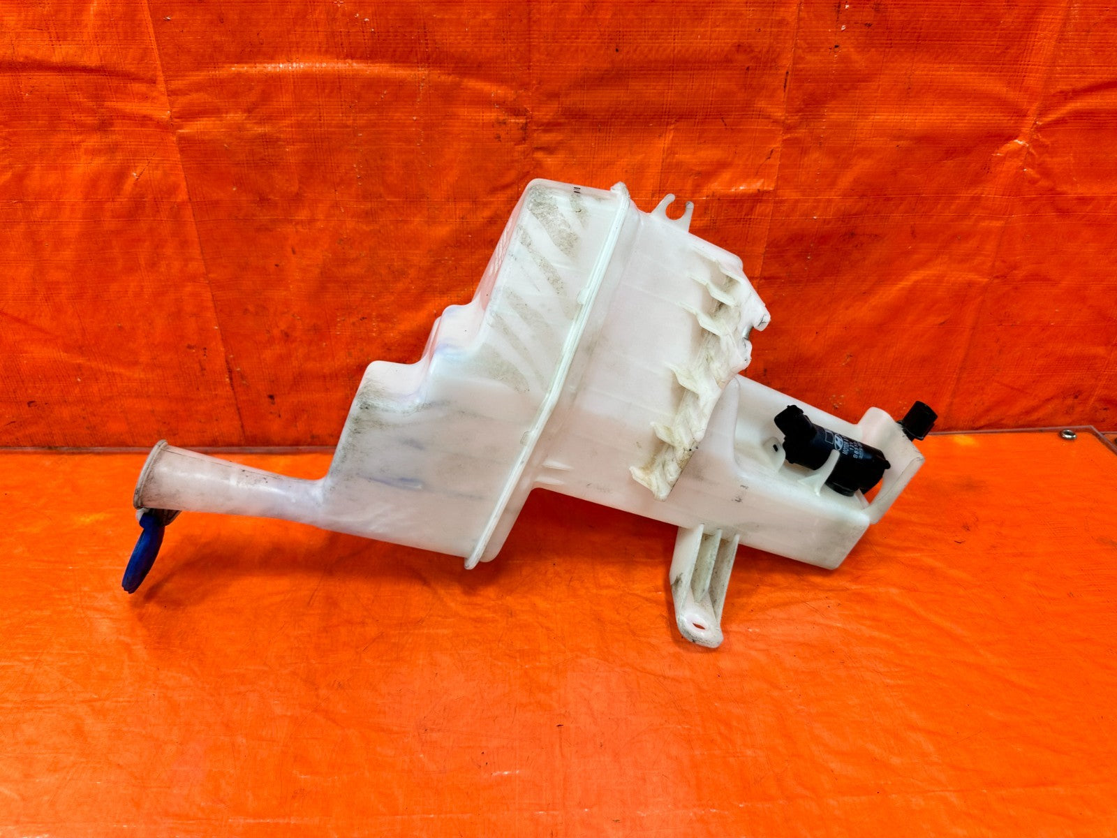 13 16 HYUNDAI GENESIS COUPE WINDSHIELD WIPER FLUID RESERVOIR TANK W/ MOTORS #2994