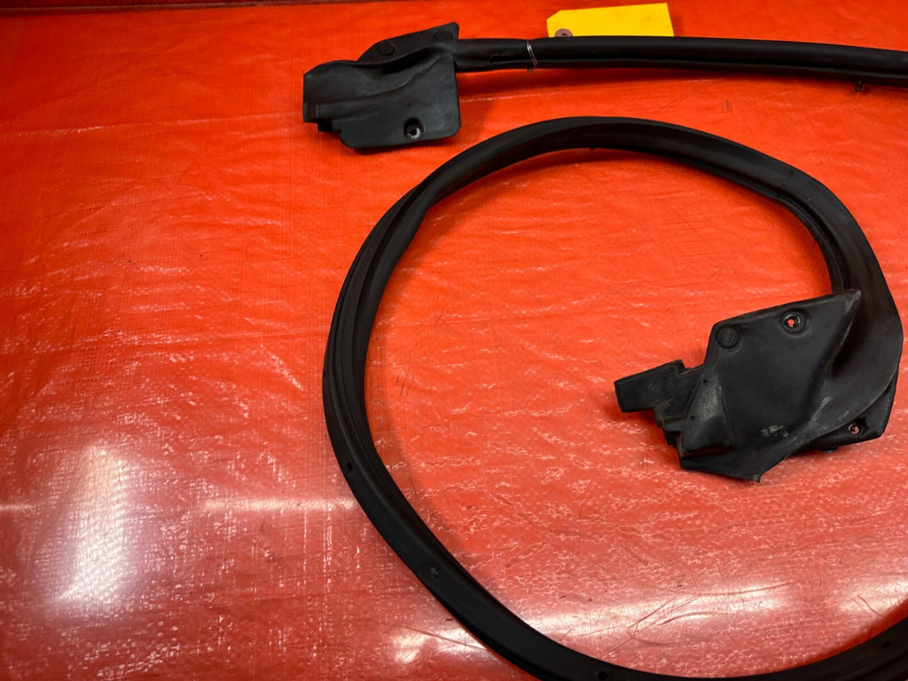 94 01 ACURA INTEGRA SEDAN DRIVER LEFT REAR WEATHER STRIP TRIM SEAL OEM #2293