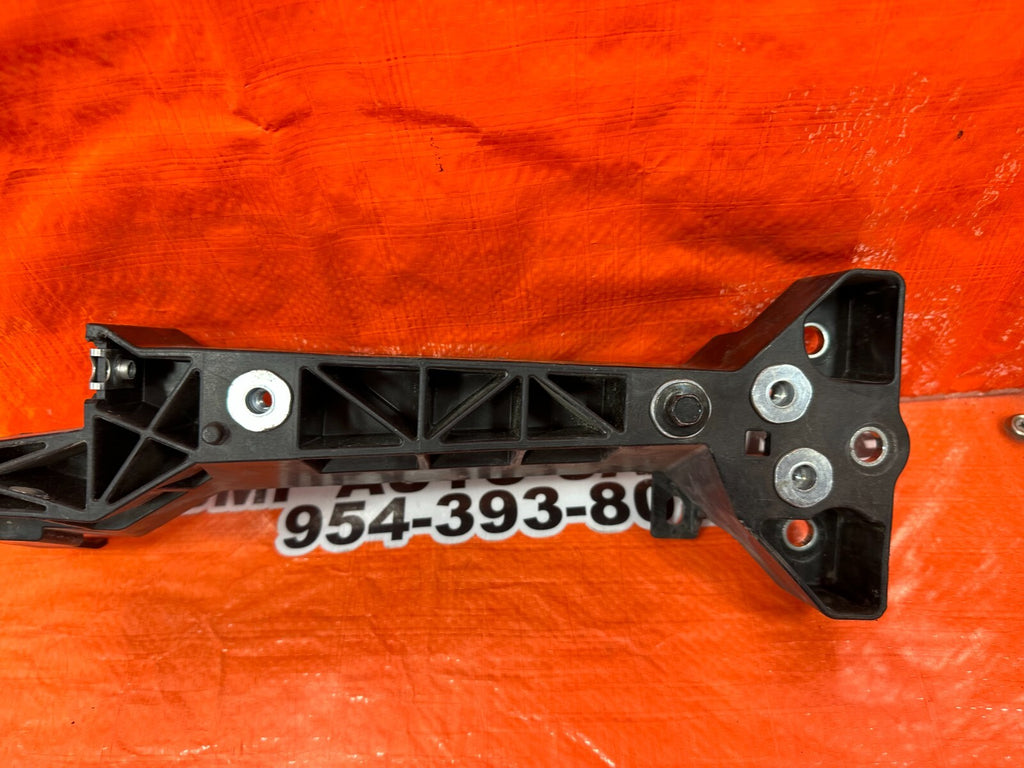 17 20 INFINITI Q60   DRIVER LEFT RADIATOR SUPPORT BRACKET   OEM FACTORY #Q65