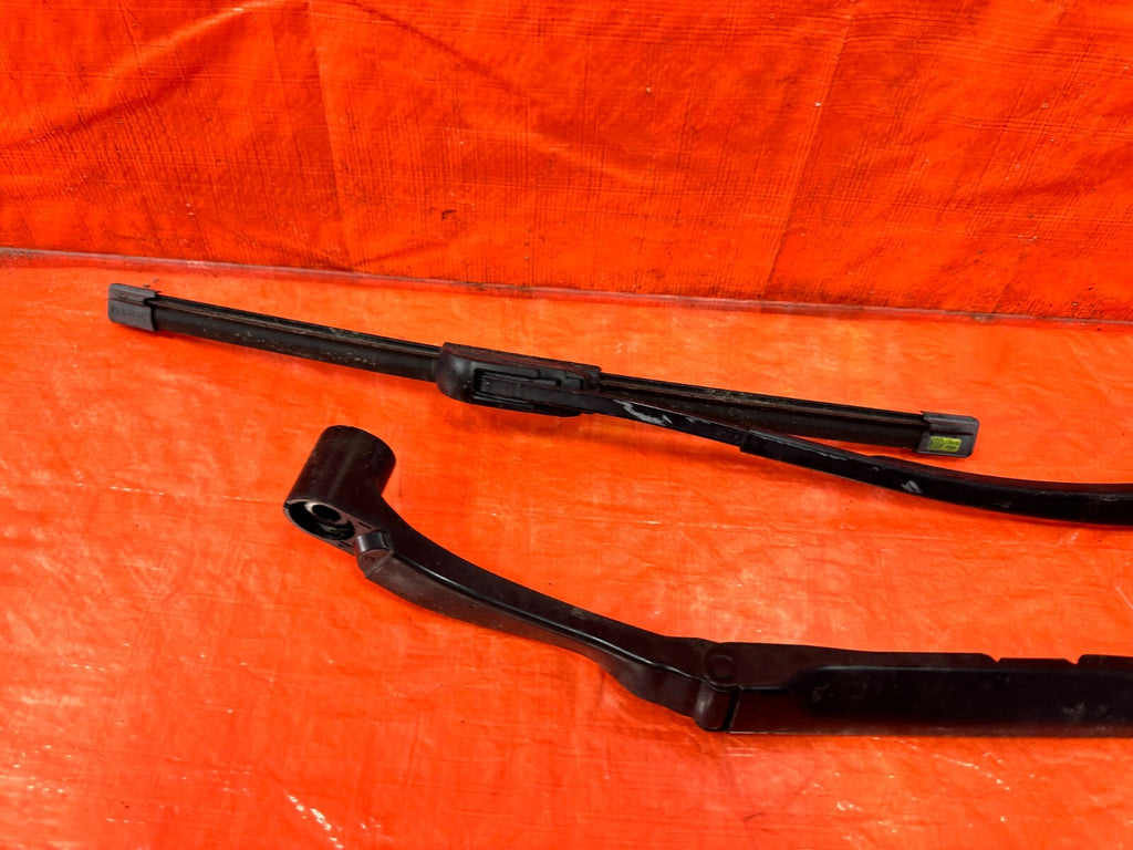 17 20 INFINITI Q60   LEFT & RIGHT WINDSHIELD WIPER ARMS   OEM FACTORY #2894