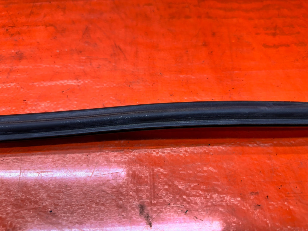 02 06 ACURA RSX LEFT DRIVER DOOR CHASSIS WEATHERSTRIP SEAL OEM #06RSX7