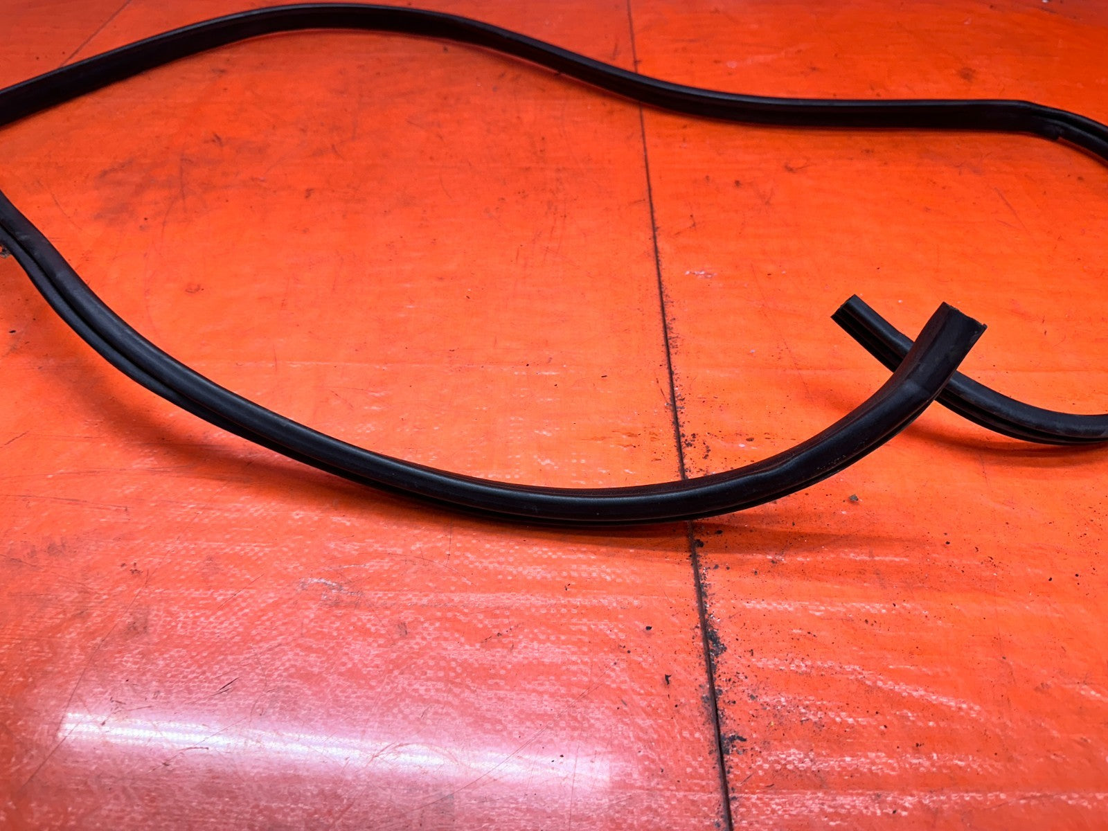 92 96 HONDA PRELUDE RIGHT DOOR OPENING WEATHERSTRIP OEM #33210