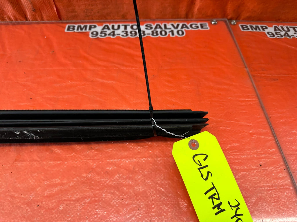 08 15 INFINITI G37 Q60   LEFT & RIGHT   DOOR PANEL INTERIOR GLASS TRIM   OEM 2452