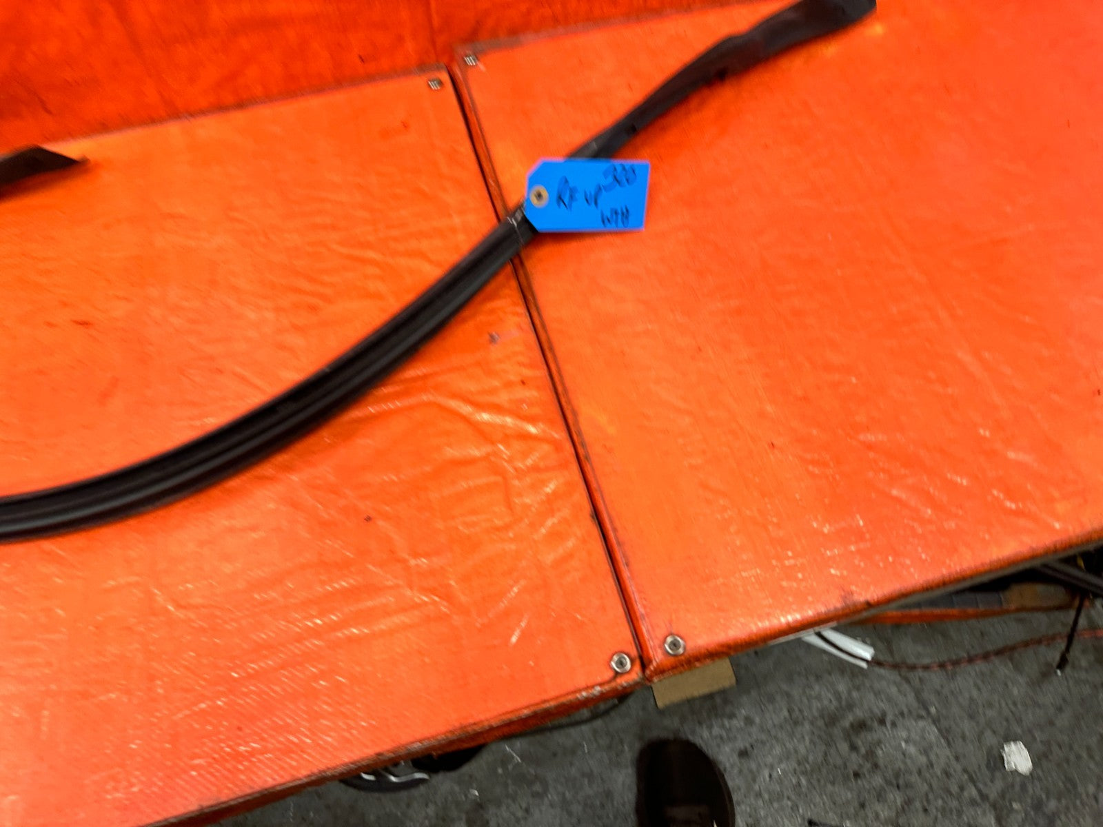 08 15 INFINITI G37 & Q60 COUPE   RIGHT   UPPER WEATHER STRIP RUBBER OEM #3208
