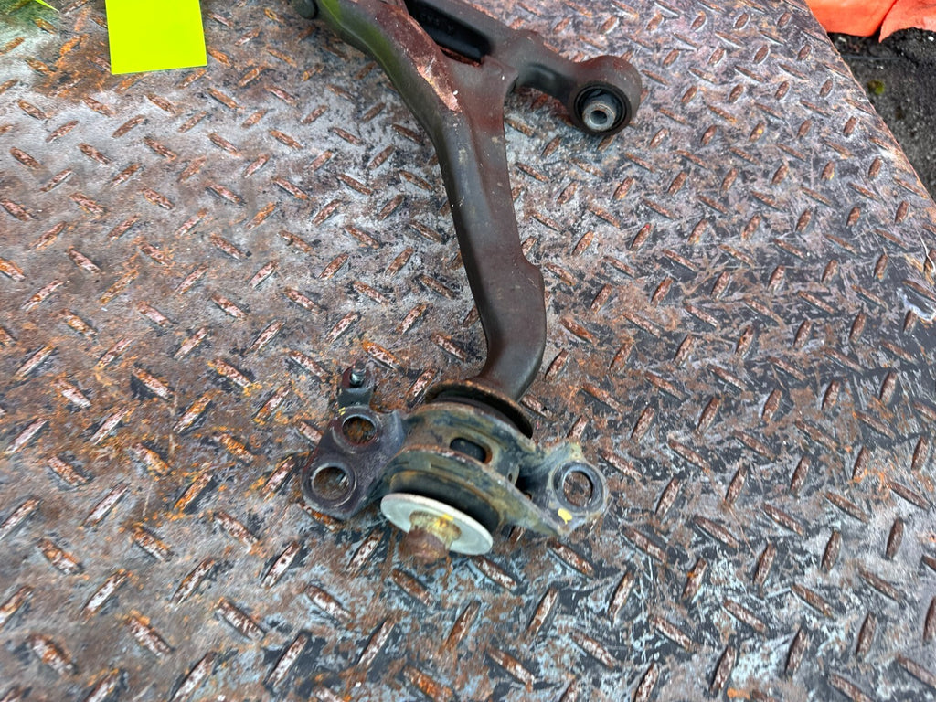 93 97 HONDA DEL SOL   LEFT AND RIGHT FRONT LOWER CONTROL ARMS   CORE USE ONLY11