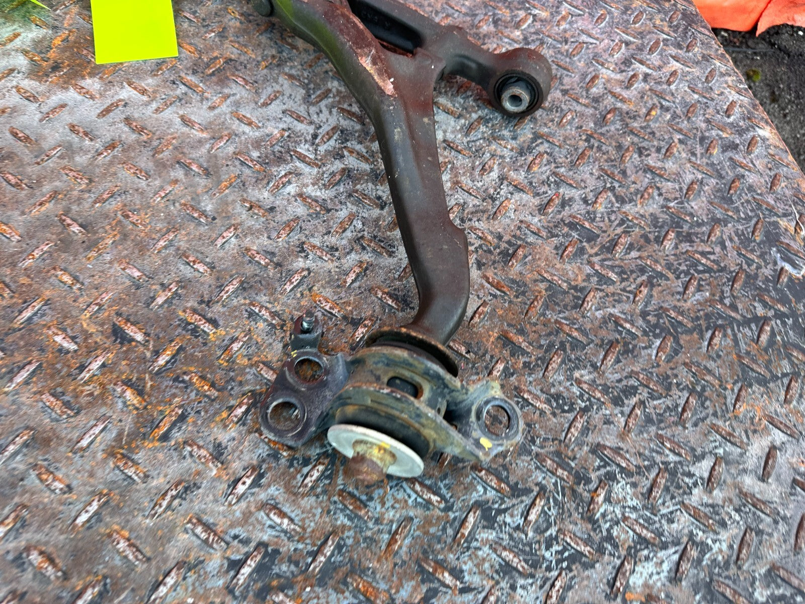 93 97 HONDA DEL SOL   LEFT AND RIGHT FRONT LOWER CONTROL ARMS   CORE USE ONLY11
