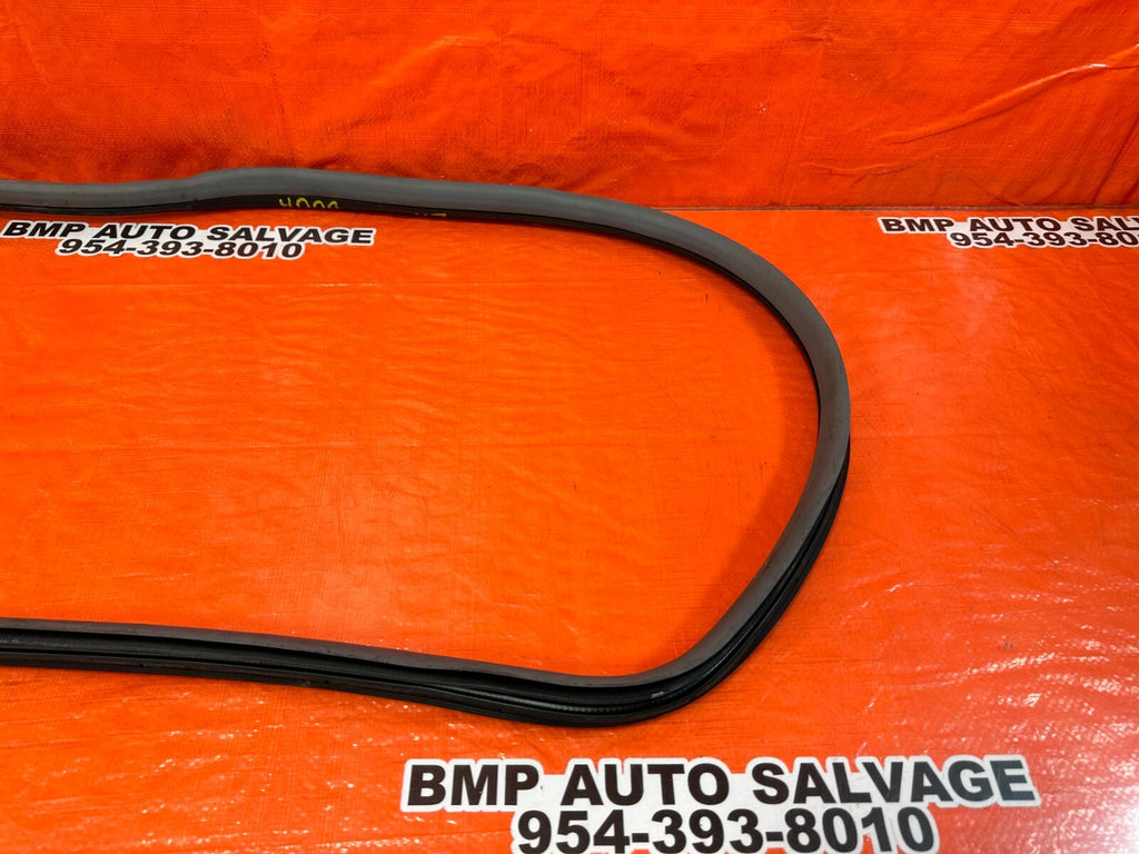 09 14 ACURA TSX   DRIVER LEFT REAR DOOR TO CHASSIS OPEN TRIM SEAL OEM 2551
