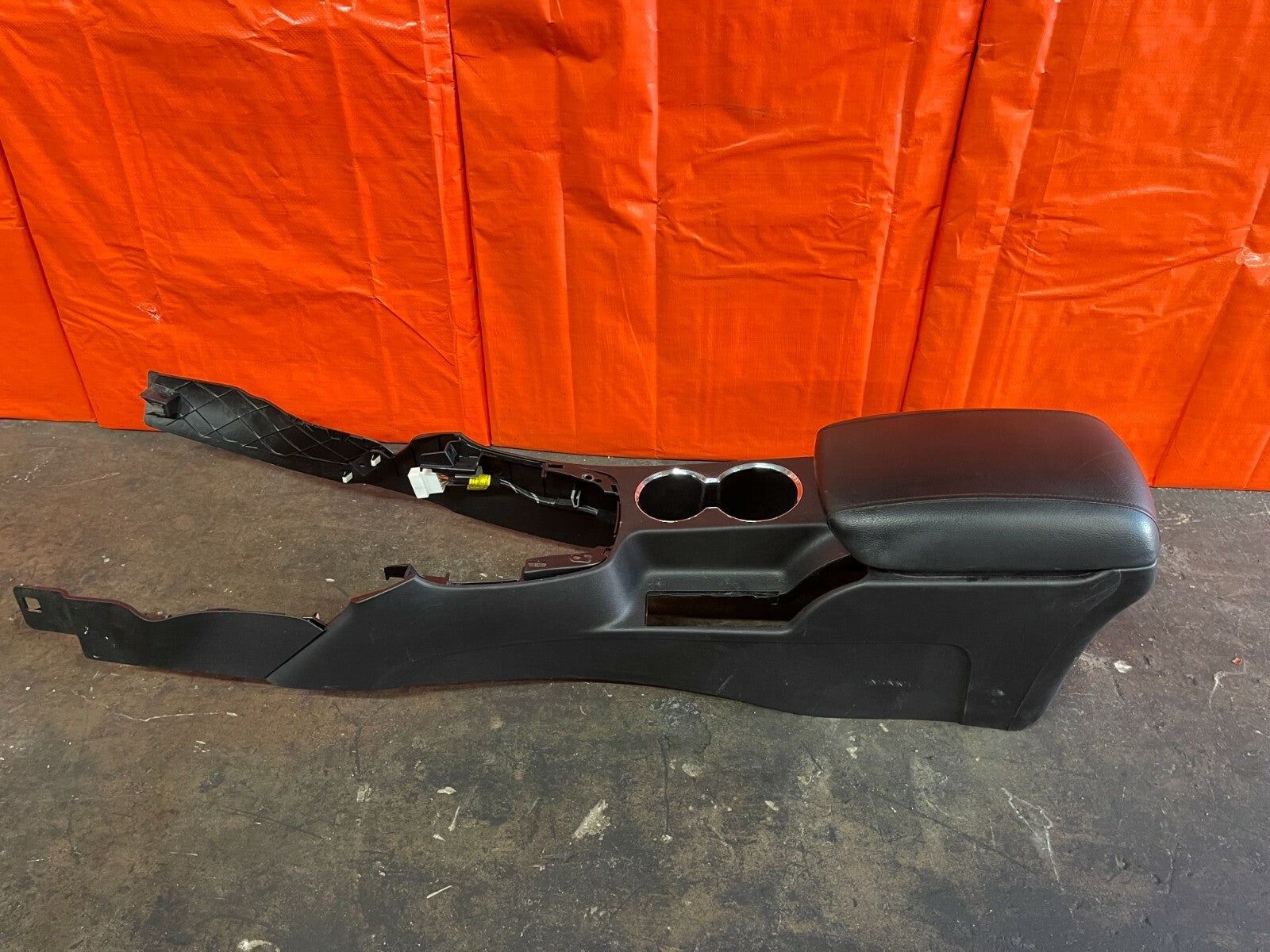 10 12 HYUNDAI GENESIS 2D COUPE   ARM REST CENTER CONSOLE   BLACK   OEM FACTORY4