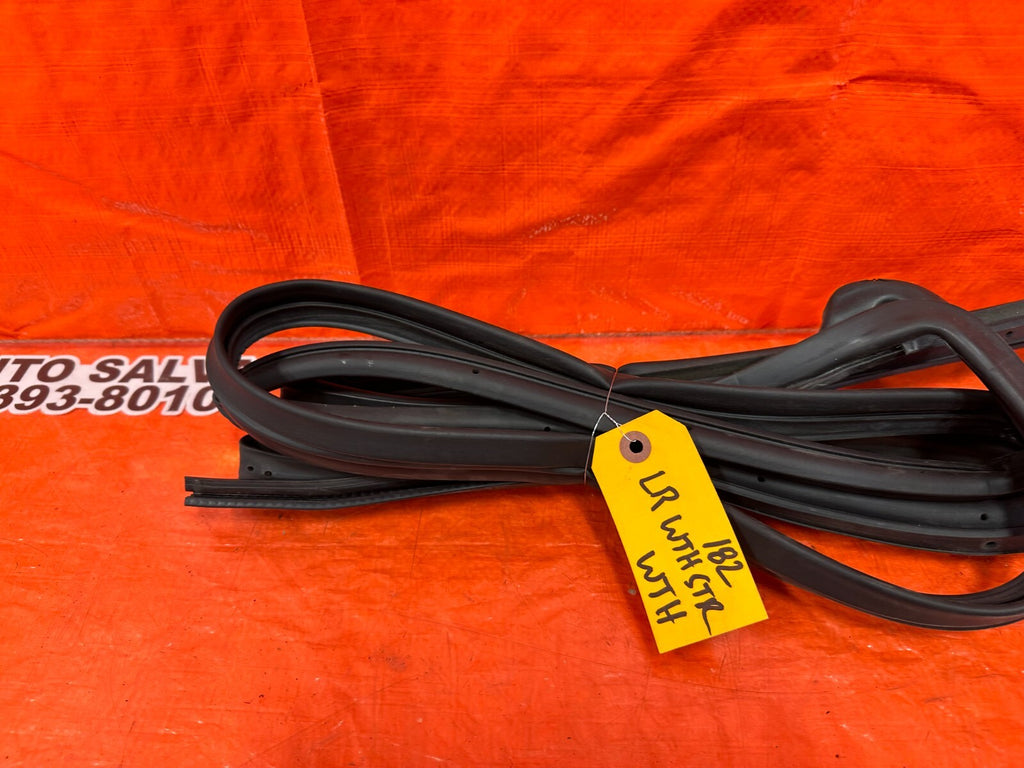 15 21 SUBARU WRX STI DRIVER LEFT REAR DOOR WEATHER STRIP RUBBER GASKET OEM 1826
