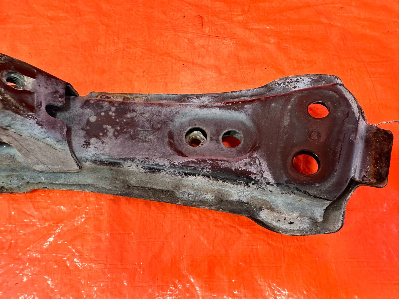 13 16 SCION FRS 17 20 86 13 20 BRZ DRIVER LEFT SUBFRAME SWAY BAR BRACKET OEM 2933