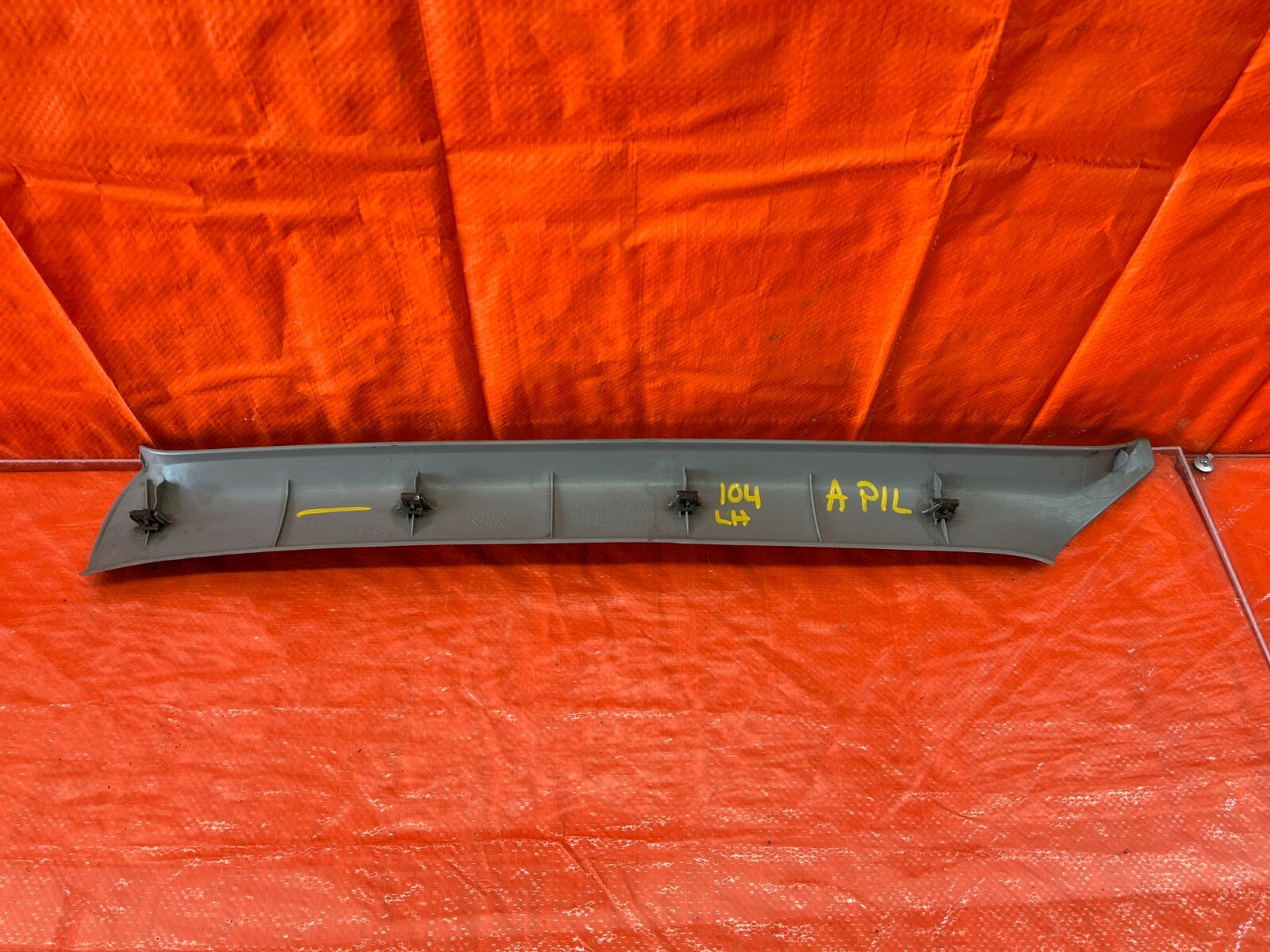 94 01 ACURA INTEGRA   2 DOOR MODEL   A PILLAR TRIM   PASSENGER RIGHT   OEM #1047