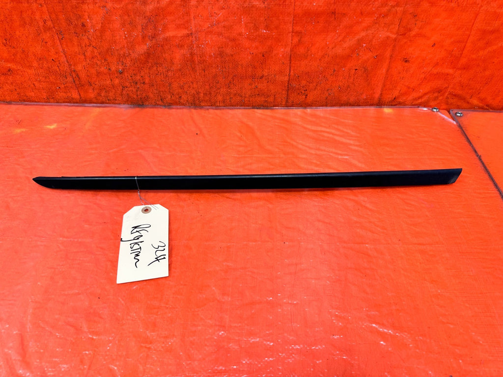 18 22 HONDA ACCORD   PASSENGER RIGHT EXTERIOR WINDSHIELD TRIM PLASTIC   OEM #3240
