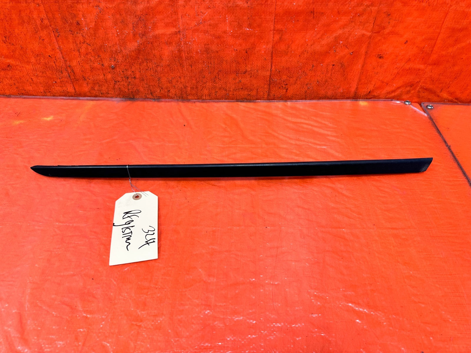 18 22 HONDA ACCORD   PASSENGER RIGHT EXTERIOR WINDSHIELD TRIM PLASTIC   OEM #3240