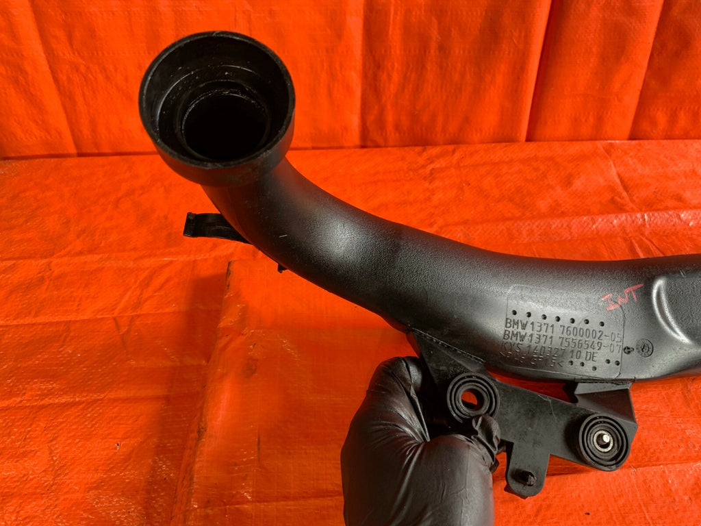 OEM 2007 BMW 335Xi 335i AWD N54 AIR INDUCTION INTAKE PIPE TUBE 1371 7600002 057