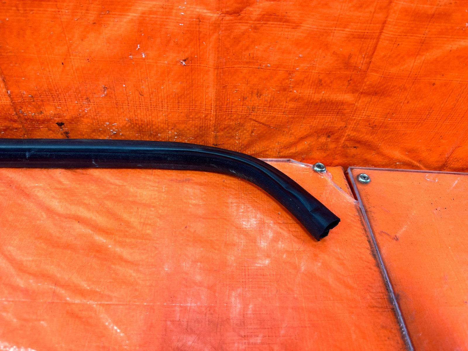 02 05 HONDA CIVIC SI EP3   CHASSIS TO DOOR OPEN TRIM WEATHER STRIP RIGHT OEM 3066