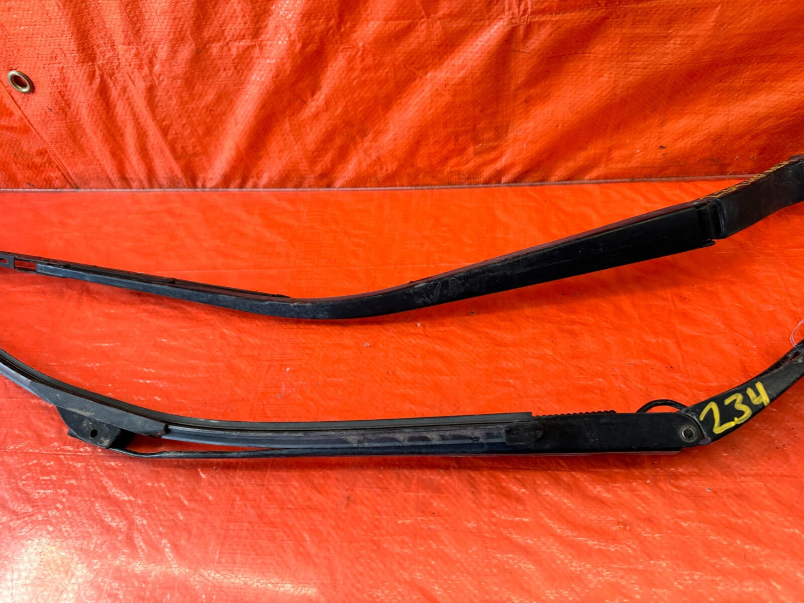 04 08 ACURA TL   WINDSHIELD WIPER ARMS   LEFT AND RIGHT ARM SET   OEM OE #2344