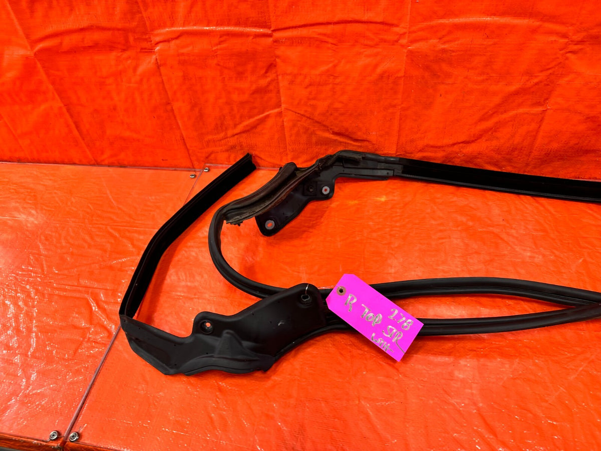 09-15 INFINITI G37 CONVERTIBLE REAR CONVERTIBLE TOP WEATHER STRIP BUNDLE PACKAGE5