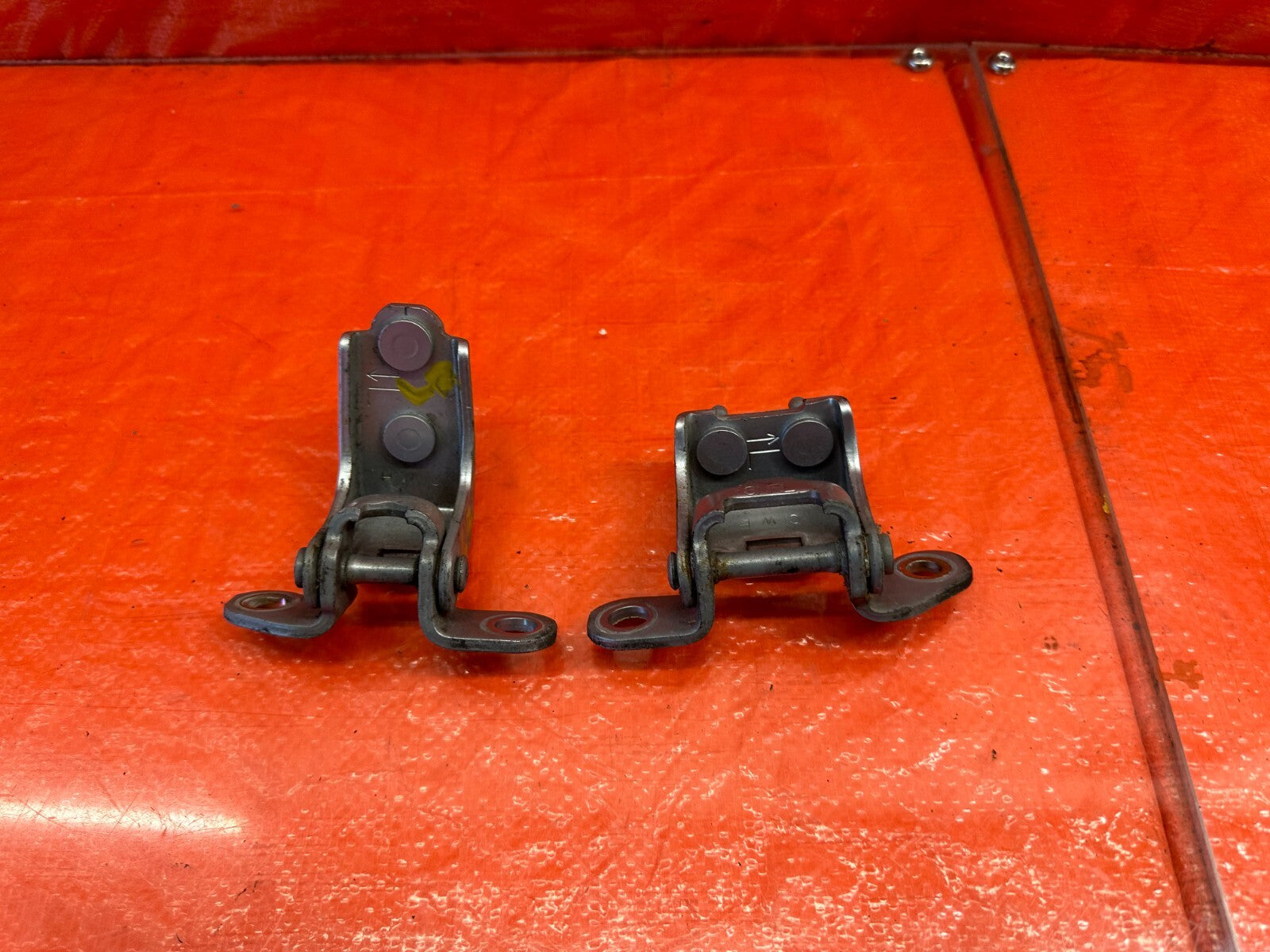04 08 ACURA TSX   DRIVER LEFT REAR   DOOR HINGE SET UPPER LOWER   OEM #2090