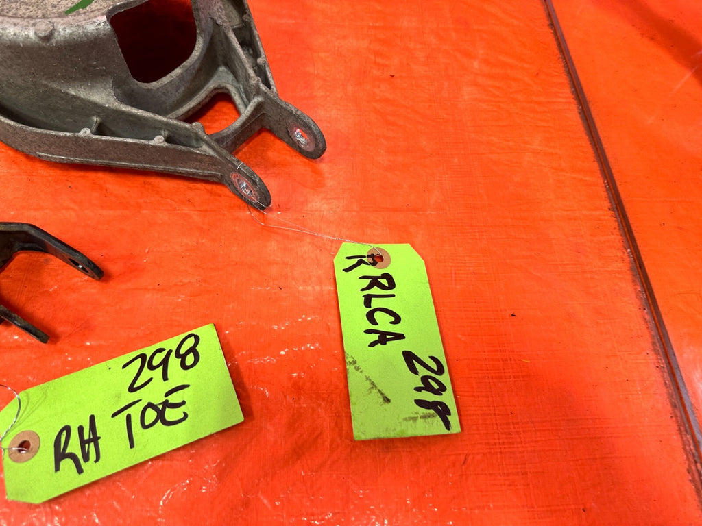 03 07 INFINITI G35 COUPE RIGHT REAR SPINDLE KNUCKLE HUB W/ ALL CONTROL ARMS 2981