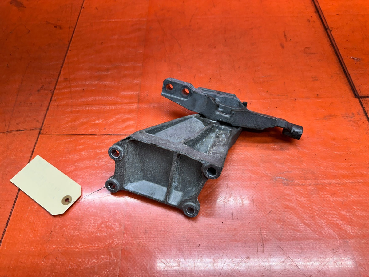14-15 INFINITI Q50 3.7L AWD VQ37VHR ALUMINUM ENGINE MOTOR MOUNT BRACKET OEM #3456