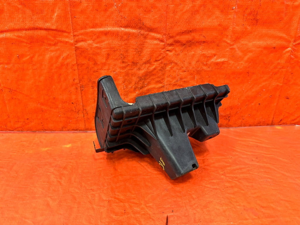 13 16 HYUNDAI GENESIS COUPE   BATTERY MOUNTING TRAY BRACKET   OEM 3182