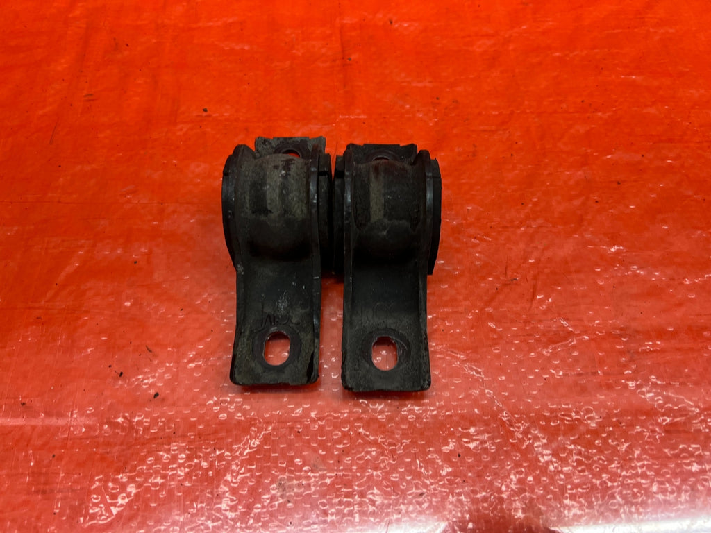 02 05 HONDA CIVIC SI EP3 HATCH REAR SWAY BAR MOUNTING BRACKET & BUSHINGS OEM 1765