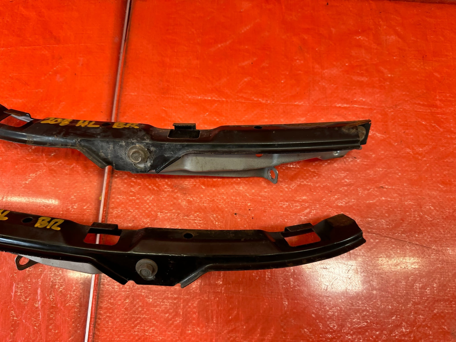 96 98 HONDA CIVIC HEADLIGHT BRACKET SET LEFT & RIGHT BRACKETS   ALL 4   OEM #2085