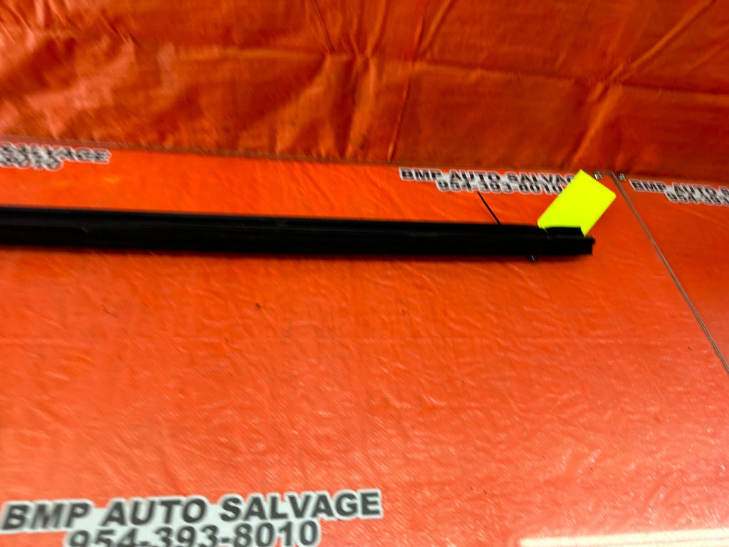 08 15 INFINITI G37 Q60   LEFT & RIGHT   DOOR PANEL INTERIOR GLASS TRIM   OEM 2457