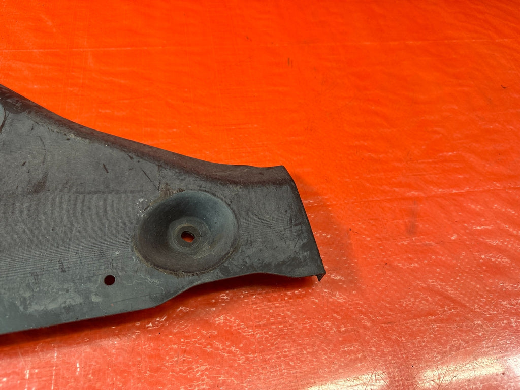 14 20 INFINITI Q50   SPLASH SHIELD TUNNEL STAY BRACKET RIGHT REAR   OEM #2154