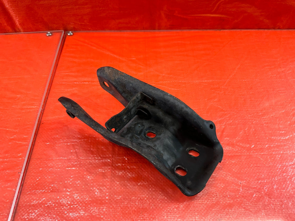95 98 HONDA ODYSSEY   TRANSMISSION MOUNT BRACKET   OEM FACTORY #1930
