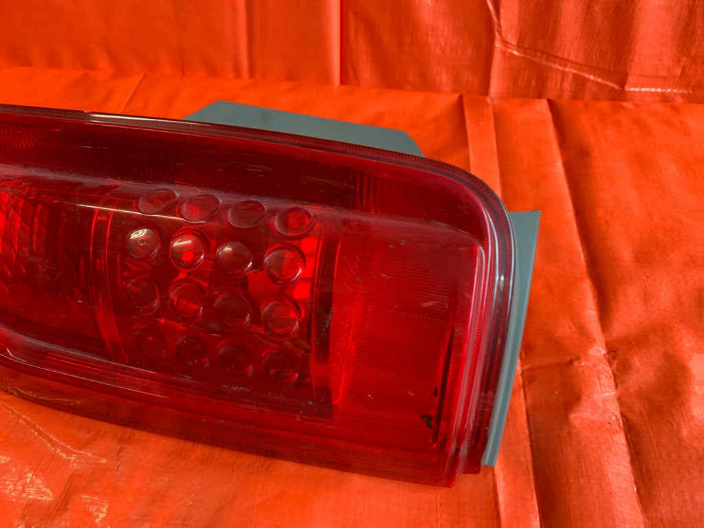 OEM 2008 2009 2010 SCION XB PASSENGER RIGHT TAIL LIGHT LAMP R RH   FLAW 2 HOUSIN6