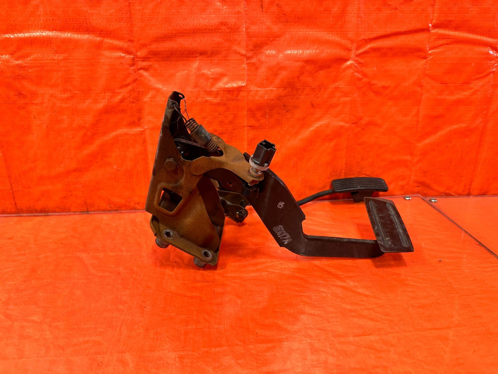 96 00 HONDA CIVIC   AUTOMATIC TRANSMISSION ONLY   BRAKE & GAS PEDAL   OEM #2876
