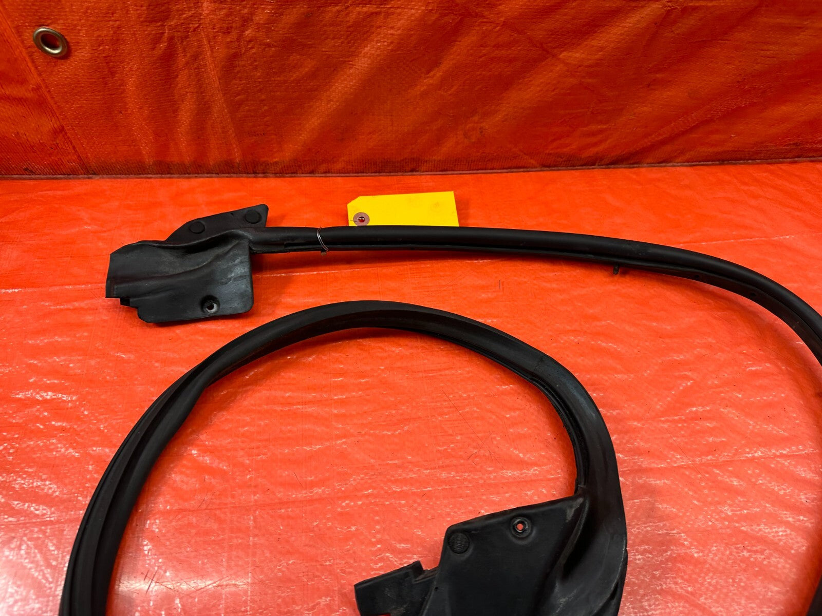 94 01 ACURA INTEGRA SEDAN DRIVER LEFT REAR WEATHER STRIP TRIM SEAL OEM #2292