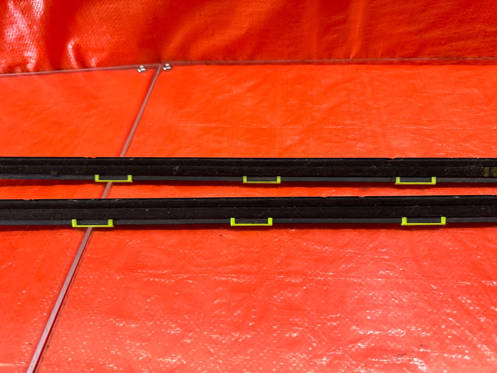 96 00 HONDA CIVIC COUPE HATCH EXTERIOR DOOR WINDOW GLASS TRIM SET LEFT RIGHT 18111