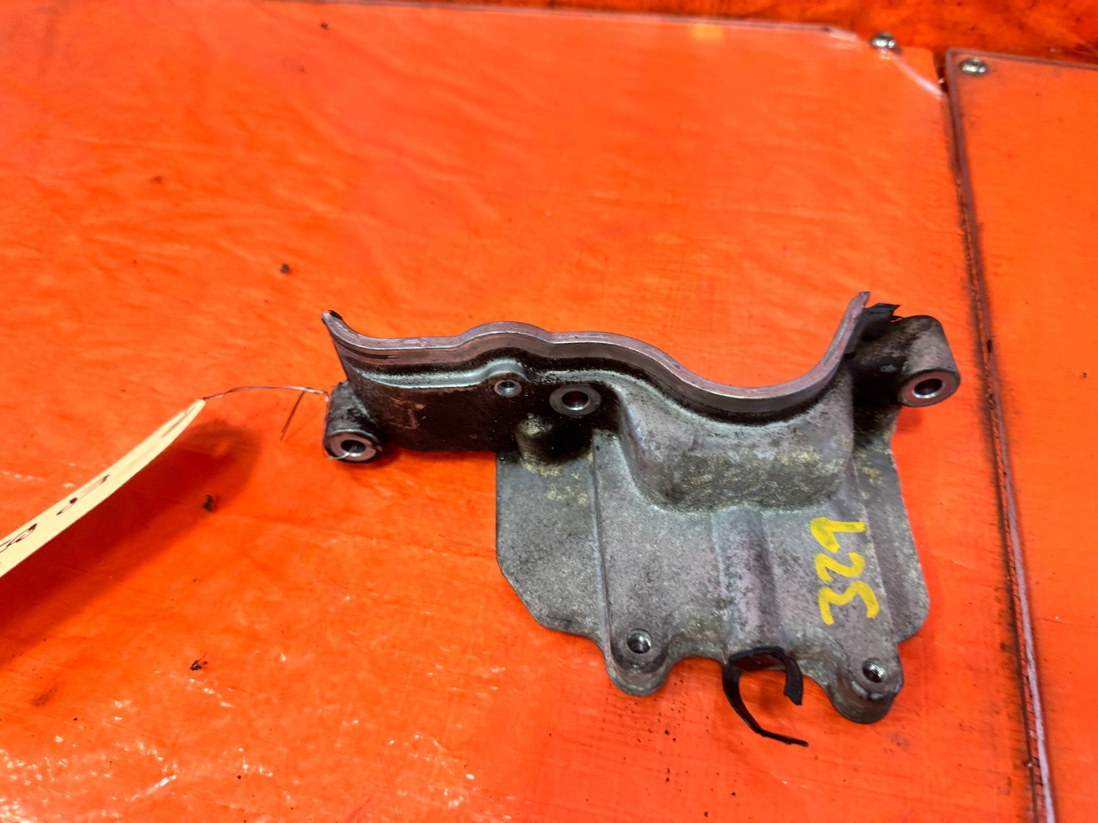 08 15 INFINITI G37 Q60 3.7L REAR CAMSHAFT ANGLE SENSOR COVER #3293
