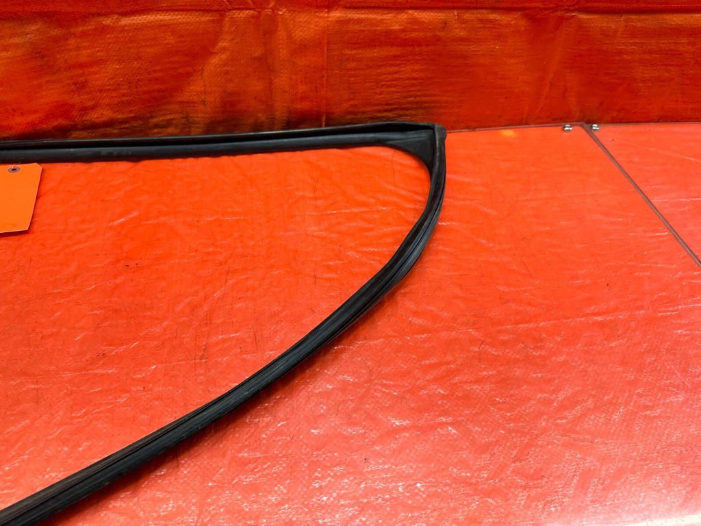 08 12 HONDA ACCORD SEDAN   RIGHT REAR WINDOW GLASS RUN CHANNEL OEM #2392